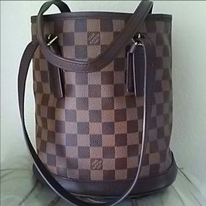 EUC Louie Vuitton Damier petit bucket bag